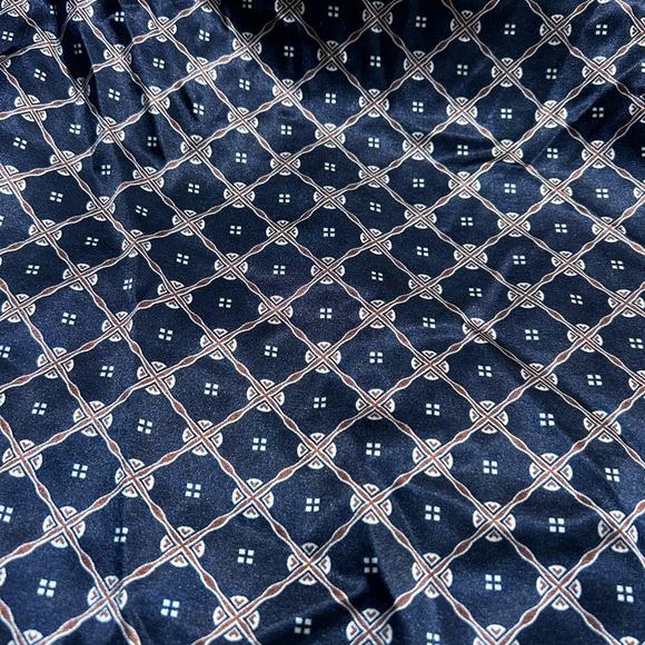 Silky Robe - Picture 4 of 4